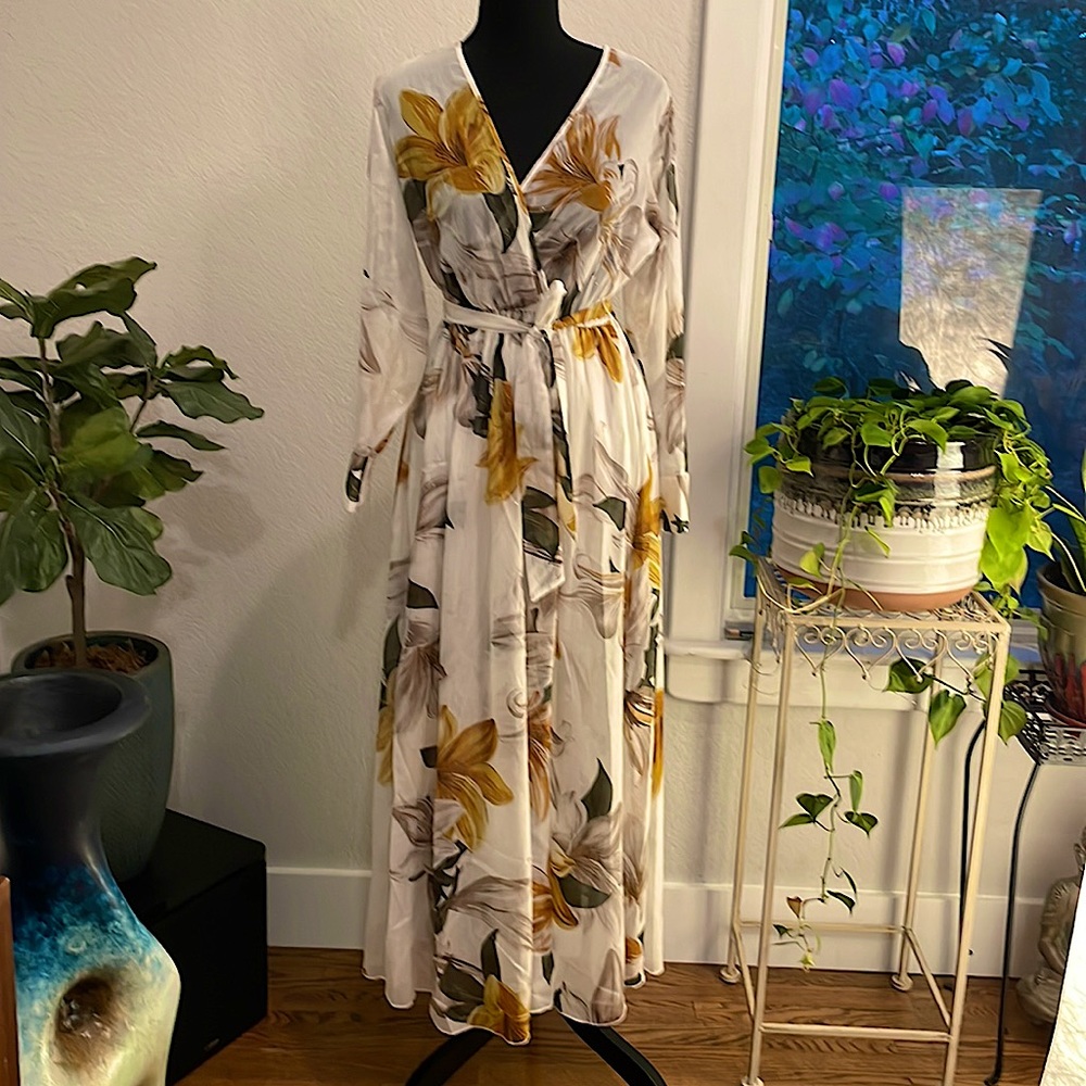 Elegant flowy dress